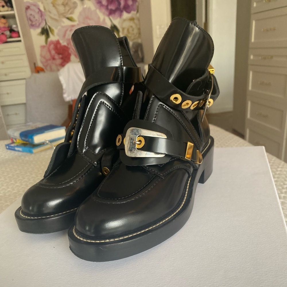 Balenciaga ceinture leather cut-out boots
